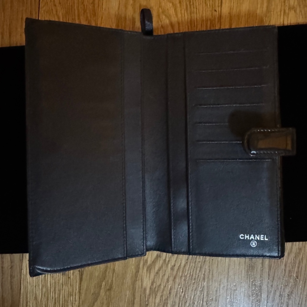 CHANEL - Black Patent Quilted Leather Flap Wallet - Picture 3 of 12